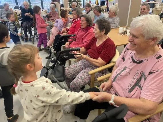 motion_photo_8206429594225344860