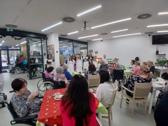 Posezení s rodinami + Česká písnička (13)