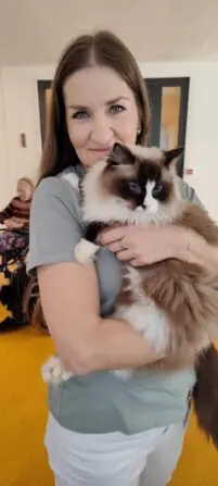 1743356556680-692x1536