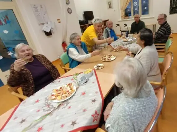 5e4ba747-d2a9-4320-83d1-7515125f8c28