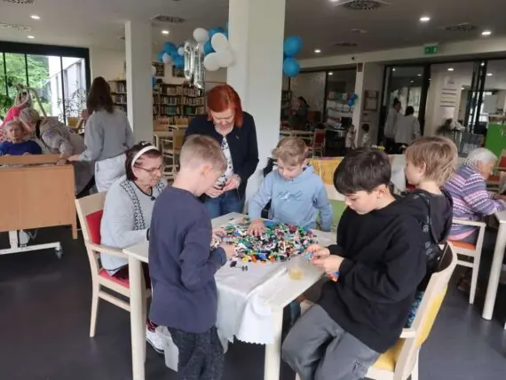 Tradiční vaječina s dětmi z MŠ Lišky Pampelišky