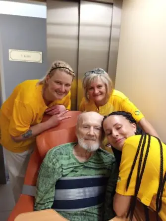 Sefl-s-devcaty-1152x1536