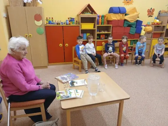 čtecí babičky - Mš Sluníčko (6)