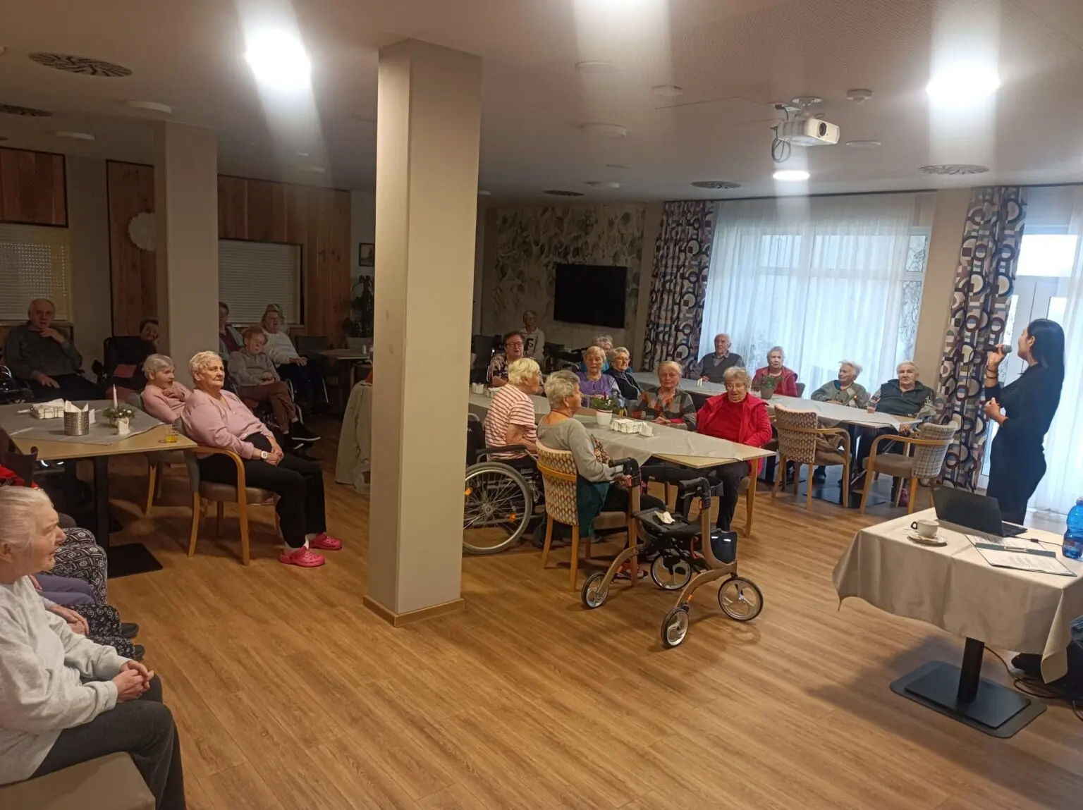 Křeslo pro hosta: Andrea Moravcová v SeniorCentru Chotěboř