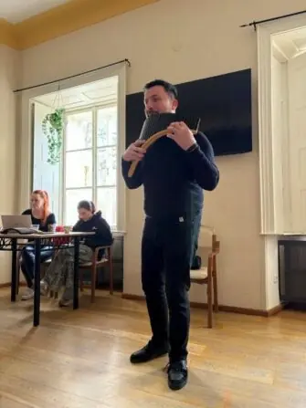 10ab9858-336d-4569-8449-6f9891c6745b