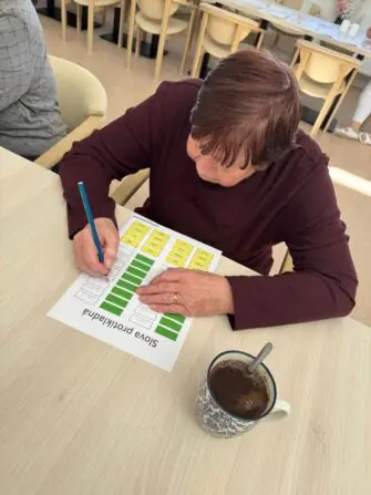 827d9319-5b0e-474e-bd19-0c82750cbba3