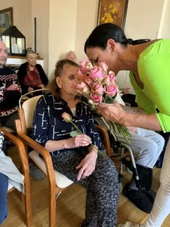 d2d35fdf-bb67-47c2-b5b4-c1a9e04e0c75