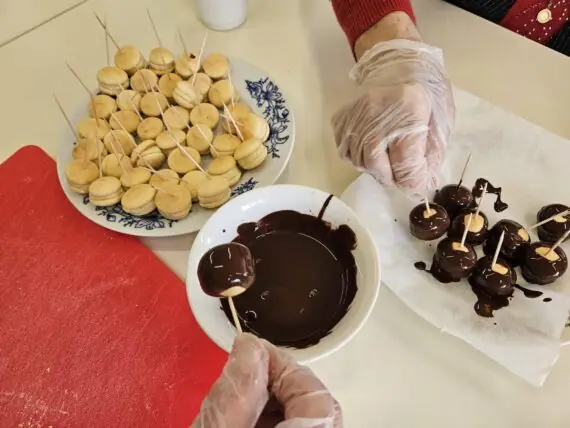 e078f2eb-3215-448f-8f89-3b920ef0496d