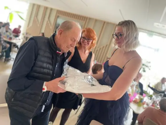 e4879097-5c09-4561-a786-5409a89d2493