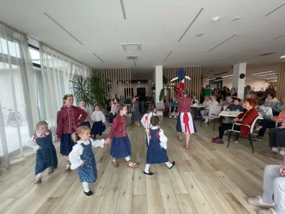 3ea64e8f-0f08-48b8-a4a8-e8cc2fe768b2