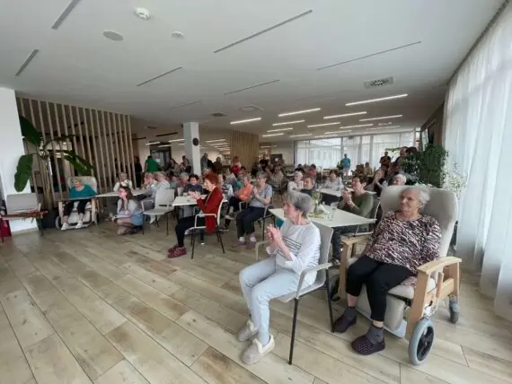 9590e4bd-b961-427e-95d8-b8eed2bfa063