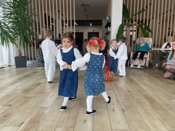 d045cbf4-7811-4e62-ad8e-acf5f4e4906a