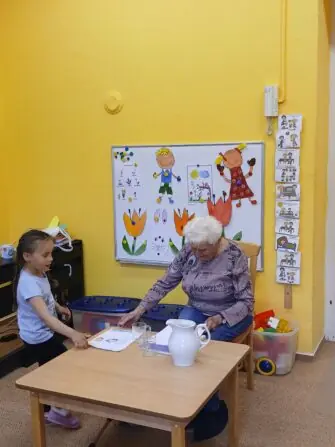 Čtecí babičky (13)