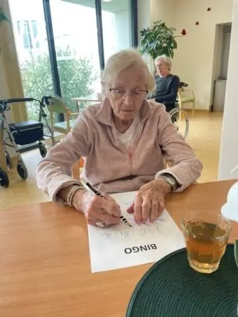 G-335x447