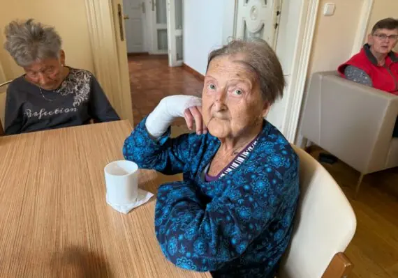 4bee2795-c835-4cd6-9965-ae887f84cdcf